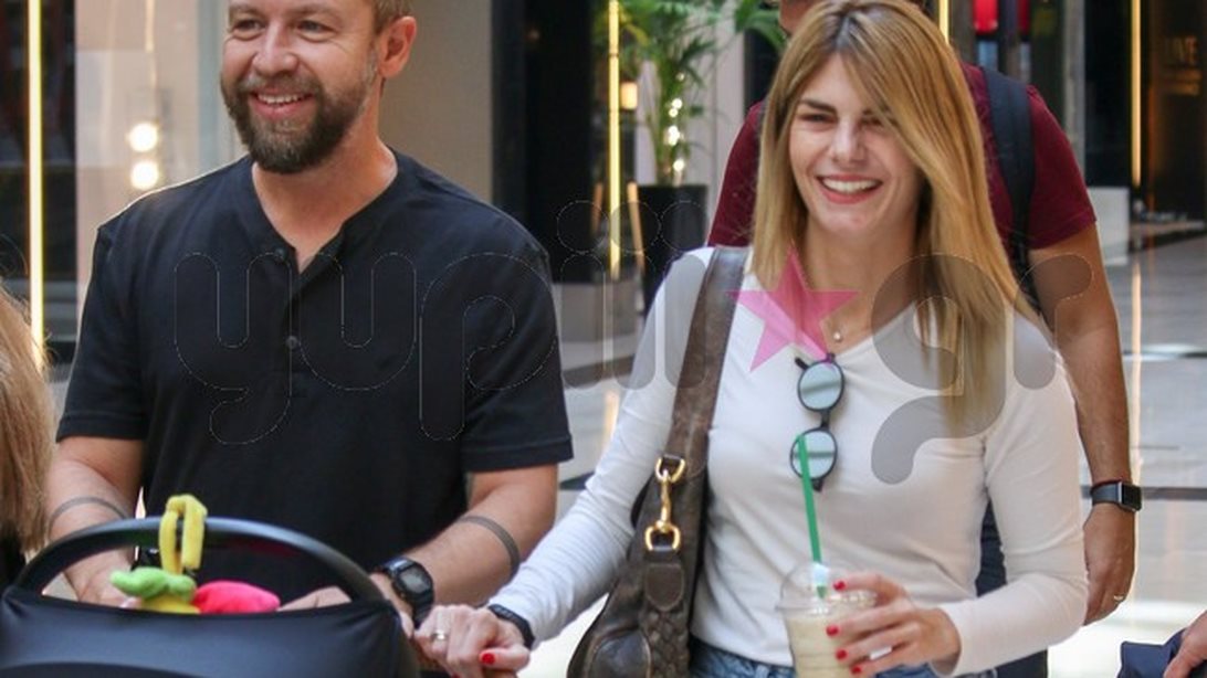 Γιάννης Βαρδής &amp; Νατάσα Σκαφιδά: Βόλτα με τον μικρό Αντώνη! Δείτε φωτογραφίες