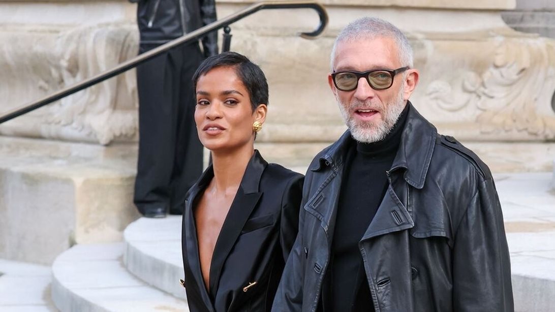 Vincent Cassel | Σπάνια δημόσια εμφάνιση με την 30χρονη σύντροφό του στο Παρίσι