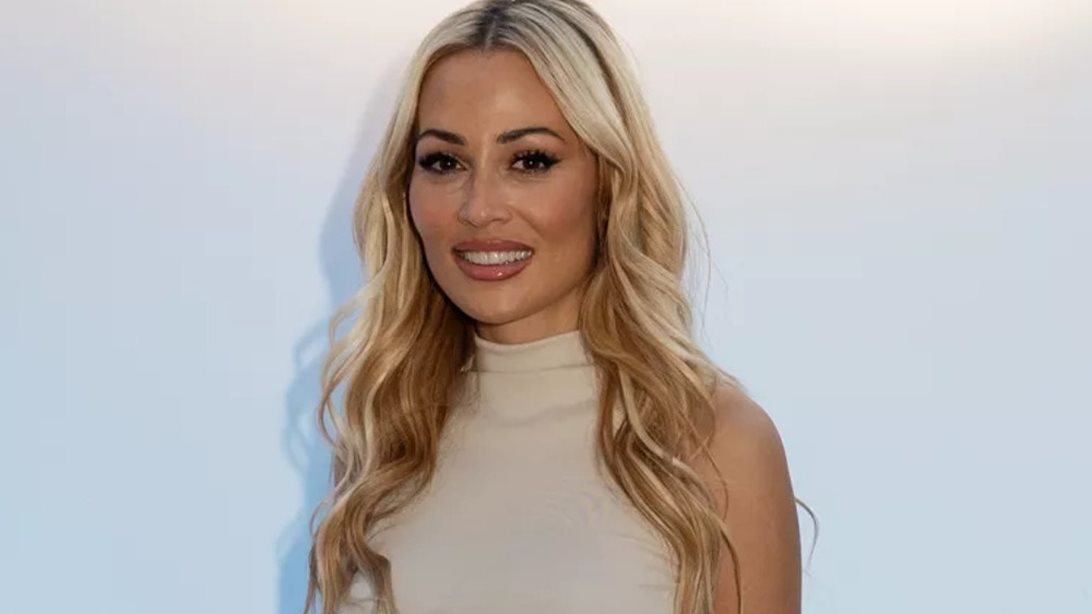 Ελένη Βουλγαράκη | Το κινηματογραφικό βίντεο στους δρόμους της Λισαβόνας στην αγκαλιά του Φώτη Ιωαννίδη