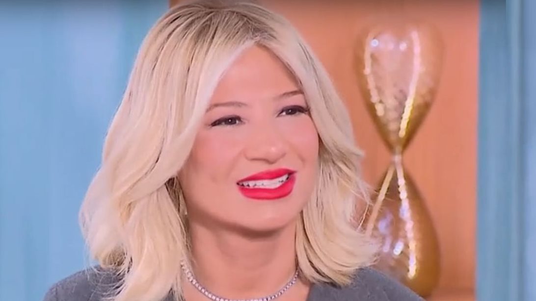 Ο Πέτρος Κωστόπουλος "στρίμωξε" τη Φαίη Σκορδά on air | Η άβολη ατάκα &amp; η αντίδρασή της