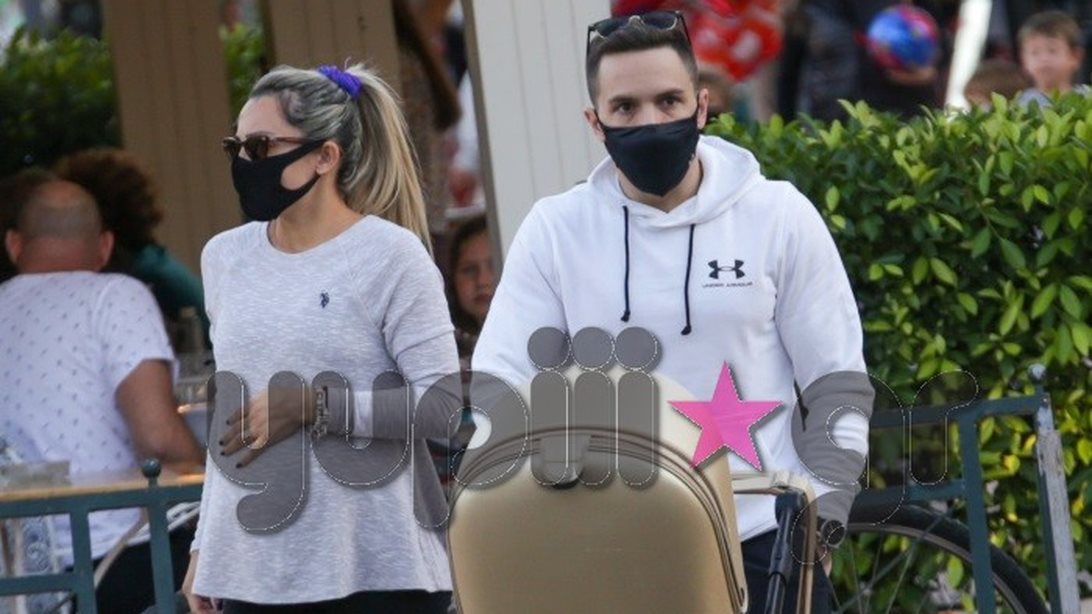 Βασιλική Μιλλούση &amp; Λευτέρης Πετρούνιας: Βόλτα με την κορούλα τους πριν γίνουν ξανά γονείς! Όλες οι φωτογραφίες