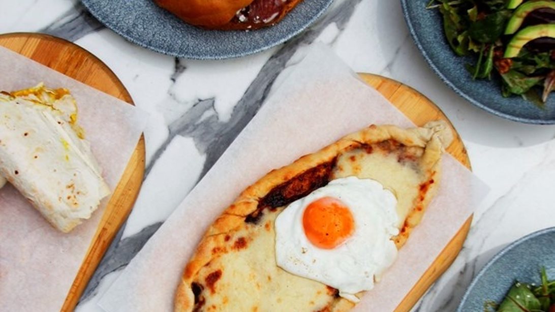 Follow now!: Αυτός είναι ο Έλληνας food blogger που πρέπει να ακολουθήσεις στο Instagram