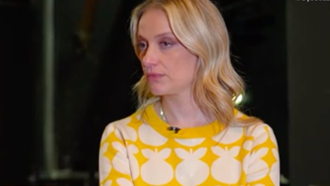 "Με αέρα μοντέλου" | Η Λένα Δροσάκη ποζάρει με στιλ μέσα σε λεοπάρ outfit