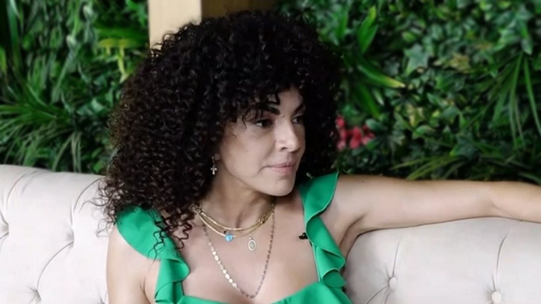 Χείμαρρος η Μαρία Σολωμού | Η δημοσιότητα, ο ρόλος της Ράνιας στους &quot;Singles&quot; &amp; η ηχηρή δήλωση για τα προσωπικά της