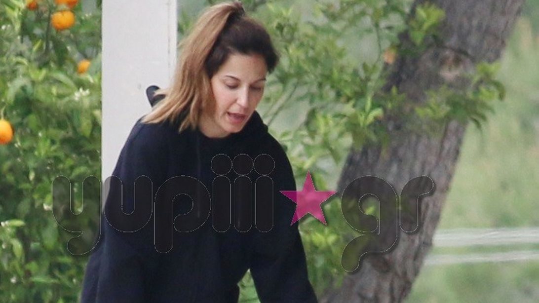 Κατερίνα Παπουτσάκη: Βόλτα με τον γιο της Κίμωνα! Δείτε τους σε χαλαρές στιγμές