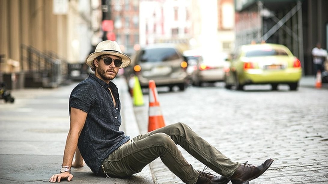 Πώς θα διατηρήσεις άψογο το στυλ σου σε συνθήκες καύσωνα
: Δέκα βασικές αρχές για να δείχνεις κουλ στους 40°C.
