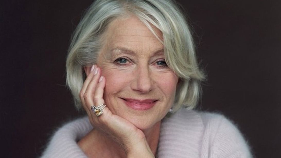 Helen Mirren: Ευτυχία δεν είναι αυτό που «επιβάλλει» στους νέους «η Καρντάσιαν εποχή»

