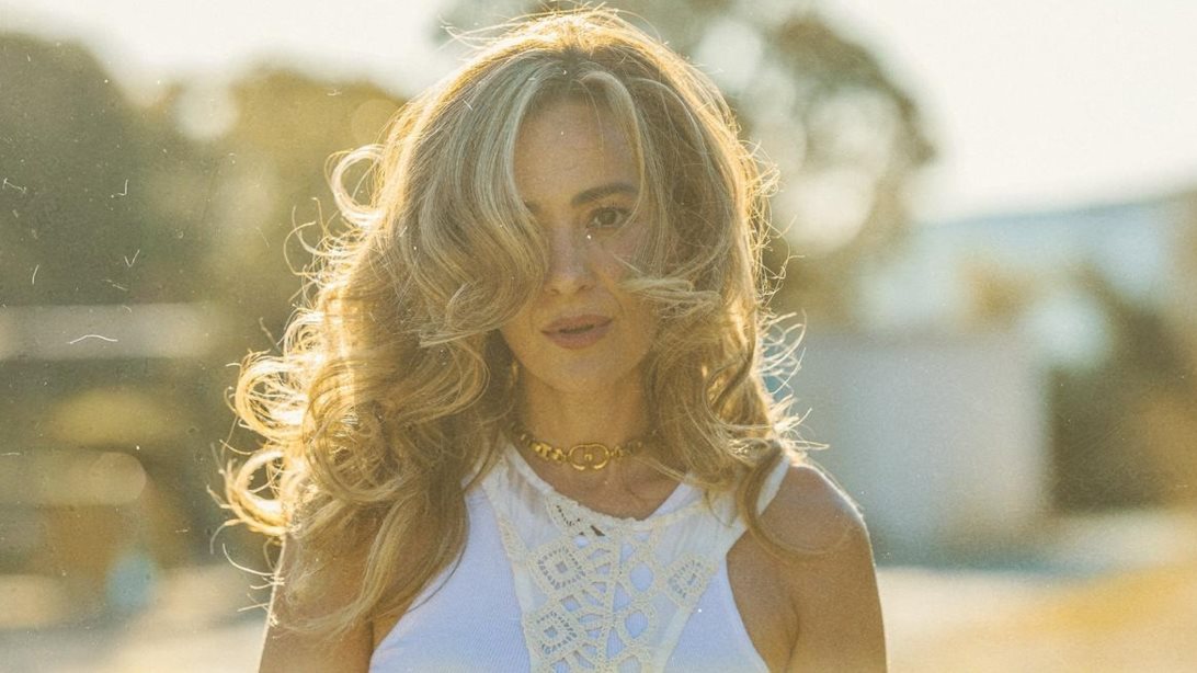 Ολική επαναφορά για τη Νατάσσα Μποφίλιου! Η νέα all star συνεργασία