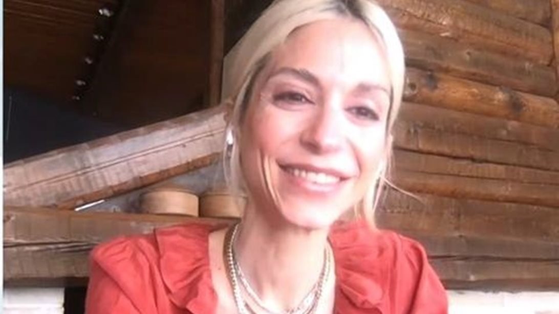 Σοφία Καρβέλα: &quot;Με βρίζουν στο Instagram ότι δεν μιλάω ελληνικά στα παιδιά&quot;