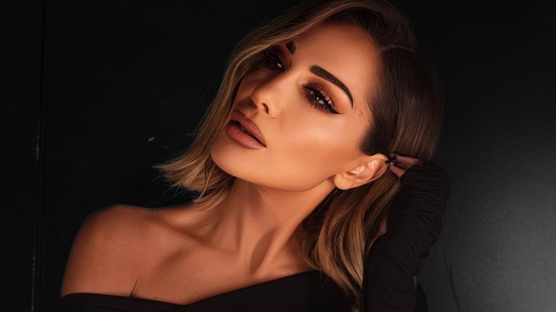 Το beach look της Δέσποινας Βανδή θα σε πείσει να συνδυάσεις το μαγιό σου με παρεό