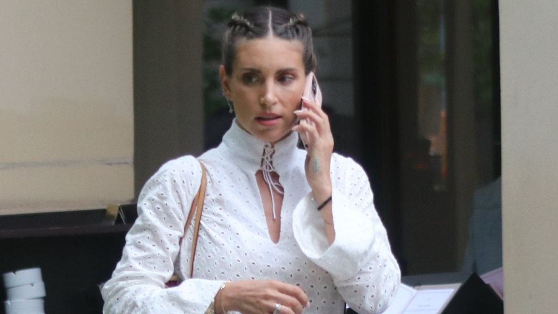 Η Αθηνά Οικονομάκου σε χαλαρές στιγμές στο κέντρο της Αθήνας