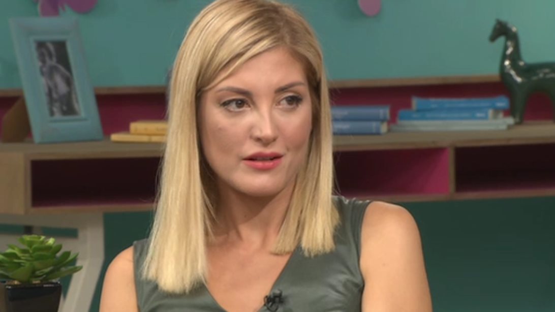 Ράνια Τζίμα

: «Βρεθήκαμε στον αέρα. Έπρεπε να βρω δουλειά... χθες! Χτυπούσα πόρτες»