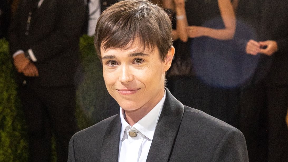 O Elliot Page ποζάρει topless μετά την επέμβαση επαναπροσδιορισμού φύλου