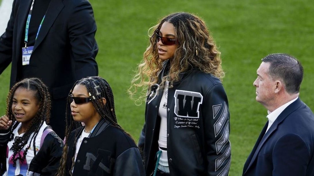 Blue Ivy Carter | Γιατί όλοι μιλούν για την ανανεωμένη εικόνα της 14χρονης κόρης της Beyoncé και του Jay-Z