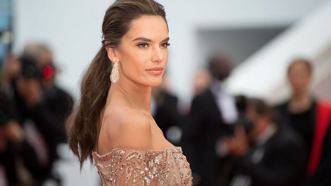 Χτένισμα για την Πρωτοχρονιά: Τι να κάνεις ανάλογα με την διάθεσή σου
