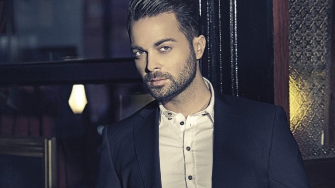 Ηλίας Βρεττός: Τελικά ποια είναι η νέα του σύντροφος;