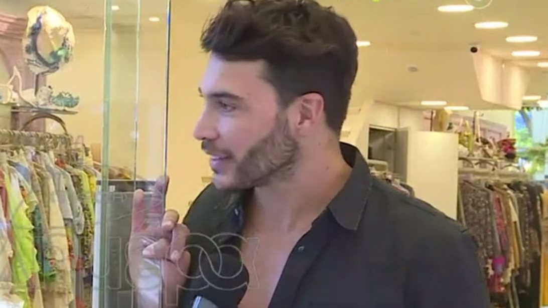 Γιώργος Ασημακόπουλος: "Έφτιαξαν πλαστό διαβατήριο με τη φωτογραφία μου"