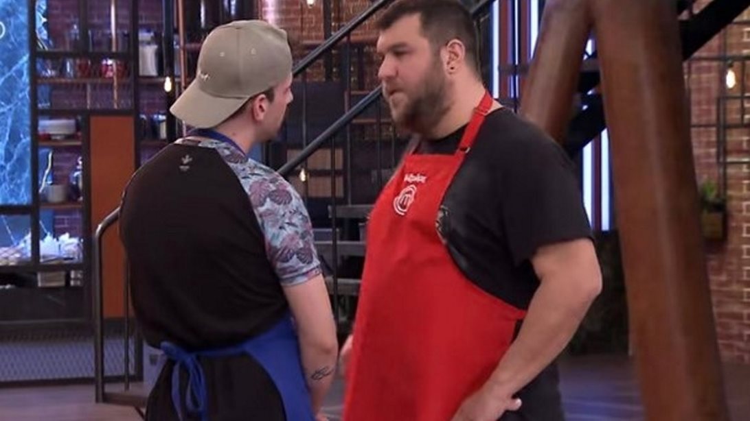 MasterChef | Τα 'χασε ο Πορφύρης με την επιθεση του Αλέξανδρου: "Πολεμικό το κλίμα"