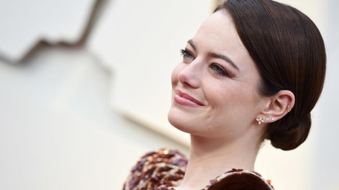 Emma Stone | Η εντυπωσιακή πρώτη της επίσημη εμφάνιση μετά τη γέννηση του παιδιού της