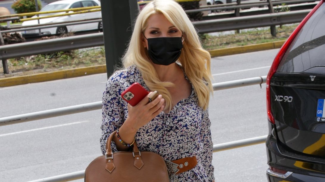 Η Ελένη Μενεγάκη σε νέα στιγμιότυπα στις εγκαταστάσεις του MEGA