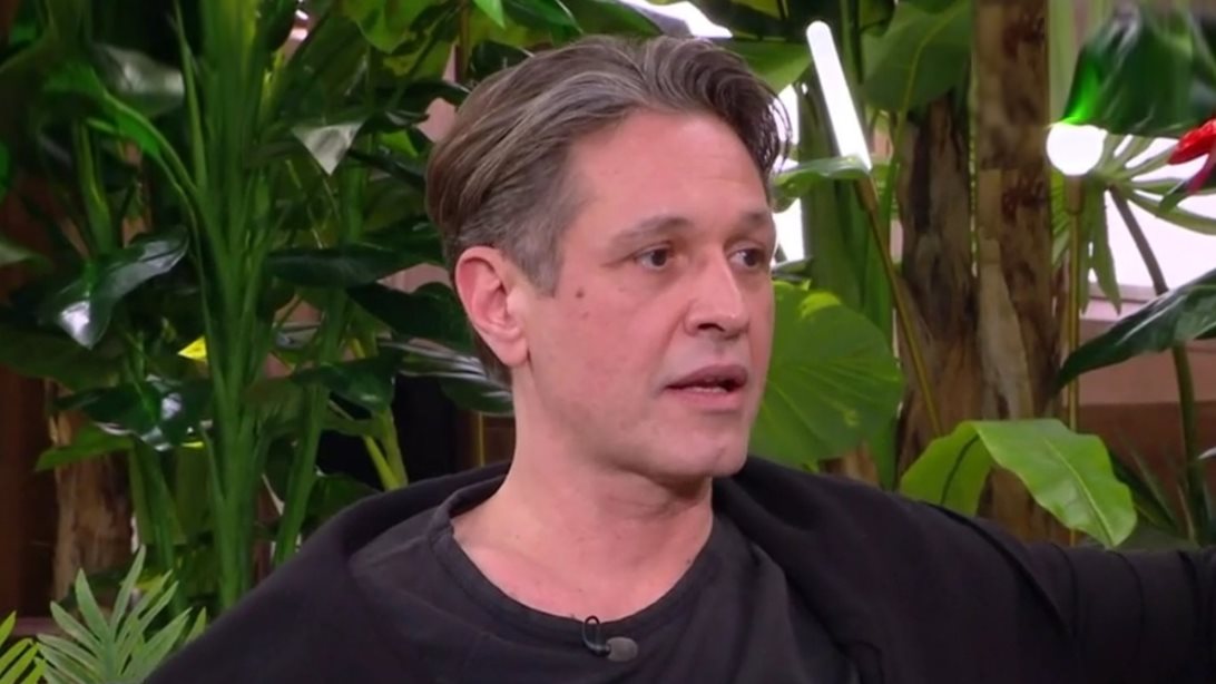 Αιμίλιος Χειλάκης: &quot;Απέφευγα τότε τις εκπομπές όπως ο διάολος το λιβάνι - Θεωρούσα ότι είμαι πιο σοβαρός αν δεν κάνω τηλεόραση&quot;