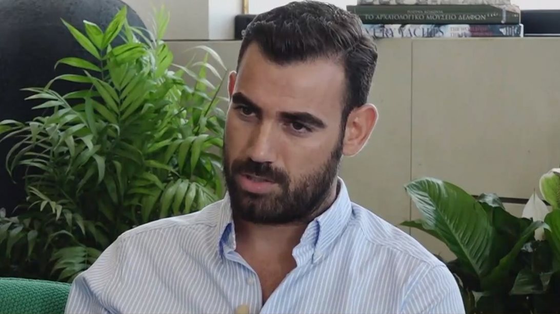 Νίκος Πολυδερόπουλος | Πώς ο ρόλος του στο "Μαύρο Ρόδο" του θυμίζει το τροχαίο του;