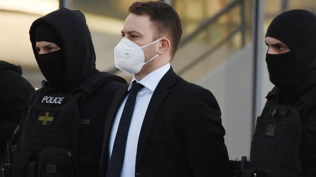 Μπάμπης Αναγνωστόπουλος: Από πιλότος... δικηγόρος του εαυτού του - Προκαλεί ο δολοφόνος της Καρολάιν στο δικαστήριο