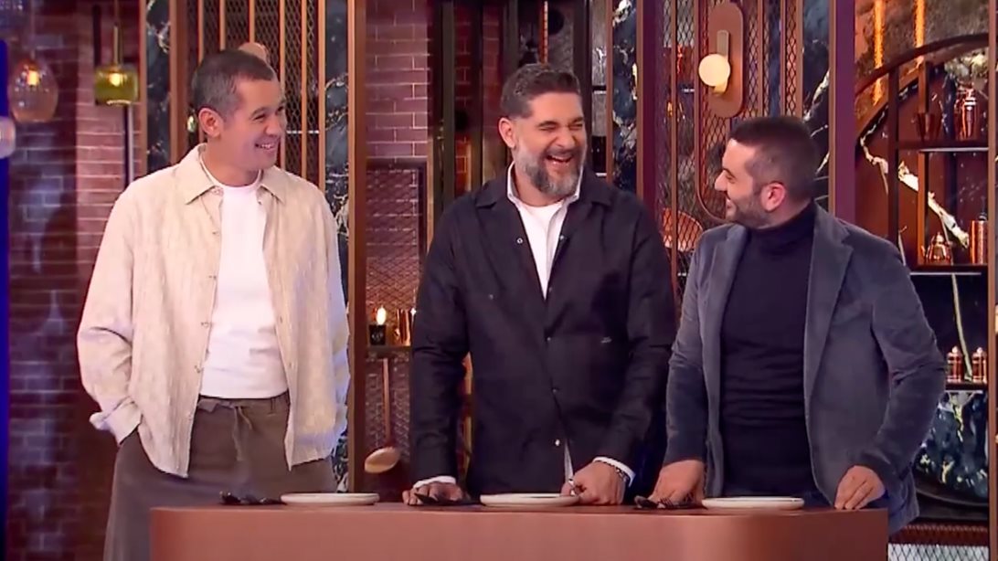 MasterChef | Ξέσπασαν σε γέλια με την ατάκα του Κοντιζά: &quot;Μπορεί να μη φάγατε πίτσα, φάγατε όμως...&quot;