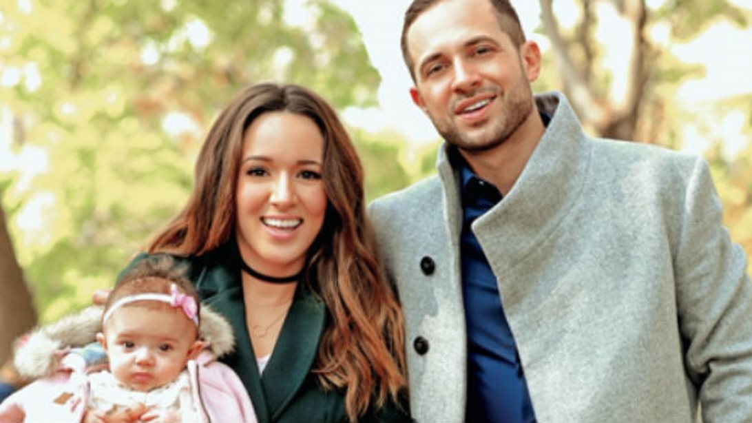 Kαλομοίρα: Οι λεπτομέρειες της βάφτισης της κόρης της: Ποιοι διάσημοι Έλληνες θα είναι οι νονοί;