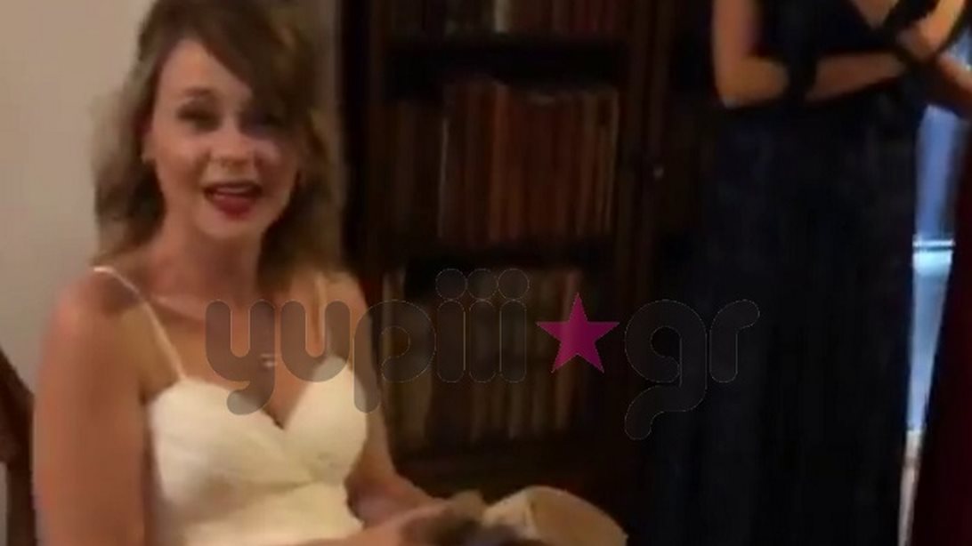 Λένα Παπαληγούρα: Οι πρώτες φωτογραφίες του γάμου της με τον Άκη Πάντο