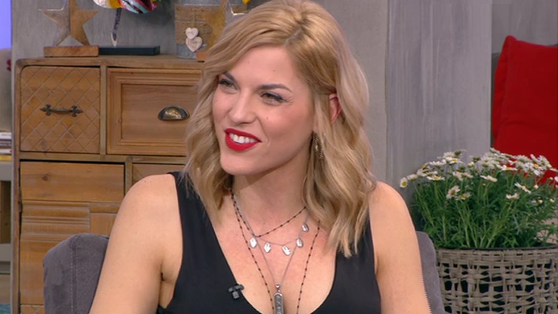 Μαντώ Γαστεράτου: Φωτογραφίζεται με μαγιό και σχολιάζει την αλλαγή στο σώμα της