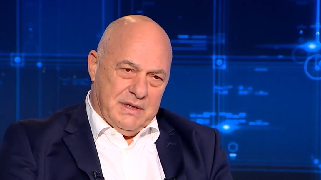 Αχιλλέας Μπέος: "Δεν είμαι ρατσιστής. Έχω πάει και με μαύρη. Βέβαια ήταν θεά, όχι απλή έγχρωμη"