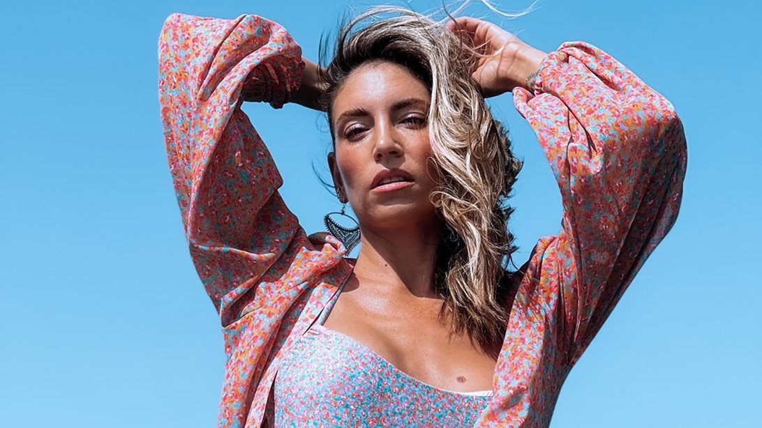 Αθηνά Οικονομάκου | Δείτε τον Μάξιμο και τη Σιέννα να παίζουν με τη γιαγιά τους - Η γλυκιά φωτογραφία από τις καλοκαιρινές τους διακοπές