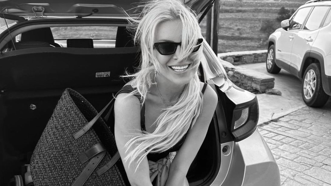 Η Κατερίνα Καινούργιου επέστρεψε από το Παρίσι &amp; άλλαξε τα μαλλιά της!