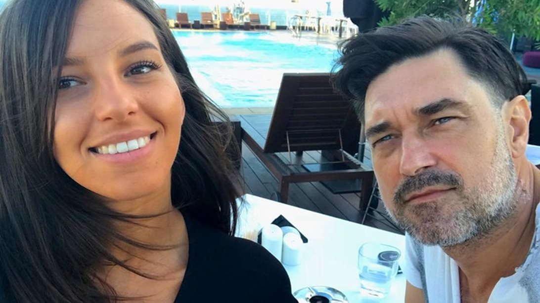 Μπουράκ Χακί - Χαρα Παππά: Φωτογραφίες από το σπίτι τους με την εντυπωσιακή θέα στην Τουρκία
