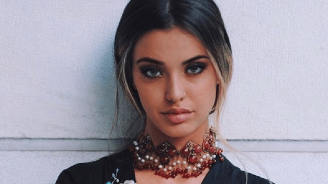 Δανάη Λιβιεράτου | &quot;Ανοίγει&quot; το σπίτι της και εντυπωσιάζει με την υπέροχη φωνή της