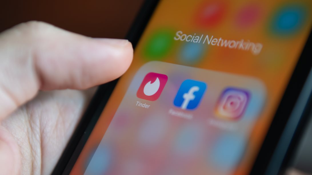 Swipe right

: Ποιος Έλληνας celebrity έχει tinder; Η αποκάλυψη στο «Πρωινό»