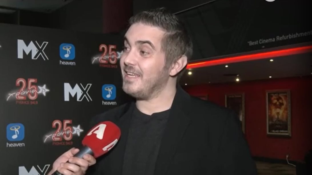 Μιχάλης Χατζηγιάννης &quot;Μου προκάλεσε αποστροφή ο στίχος του Light - Δεν θα μπορούσα να βρεθώ μουσικά μαζί του&quot;