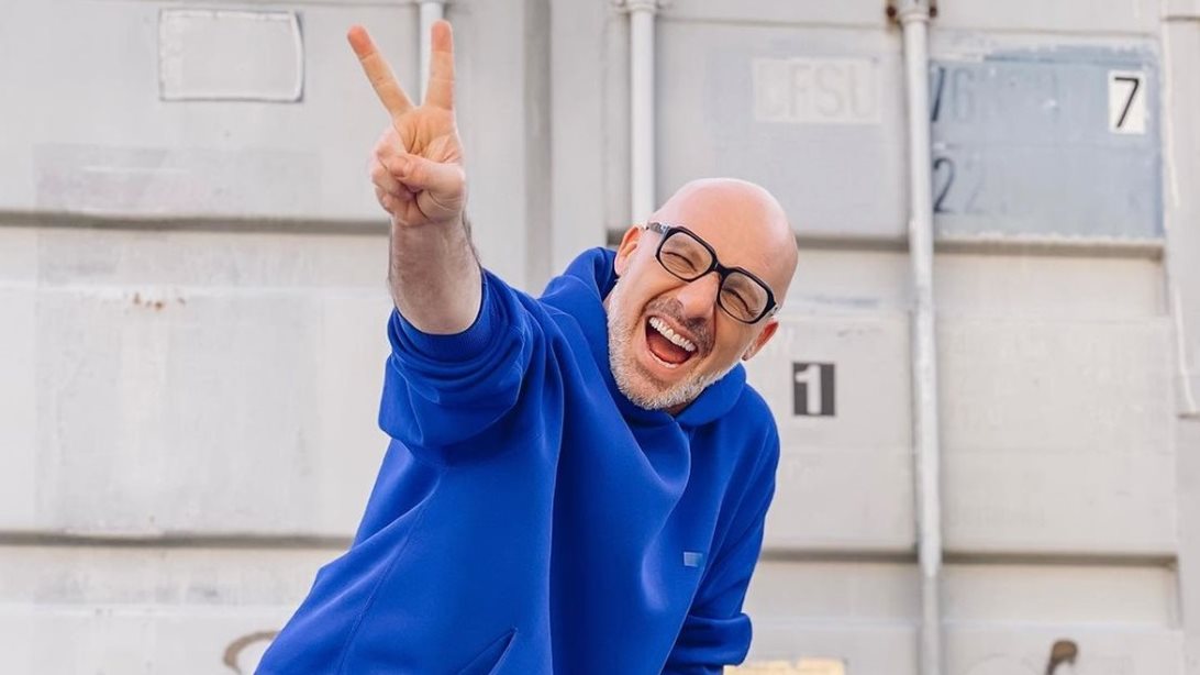 Νίκος Μουτσινάς:&quot;Είναι ένα πρόσωπο που κακώς τόσα χρόνια δεν είναι στη τηλεόραση&quot;