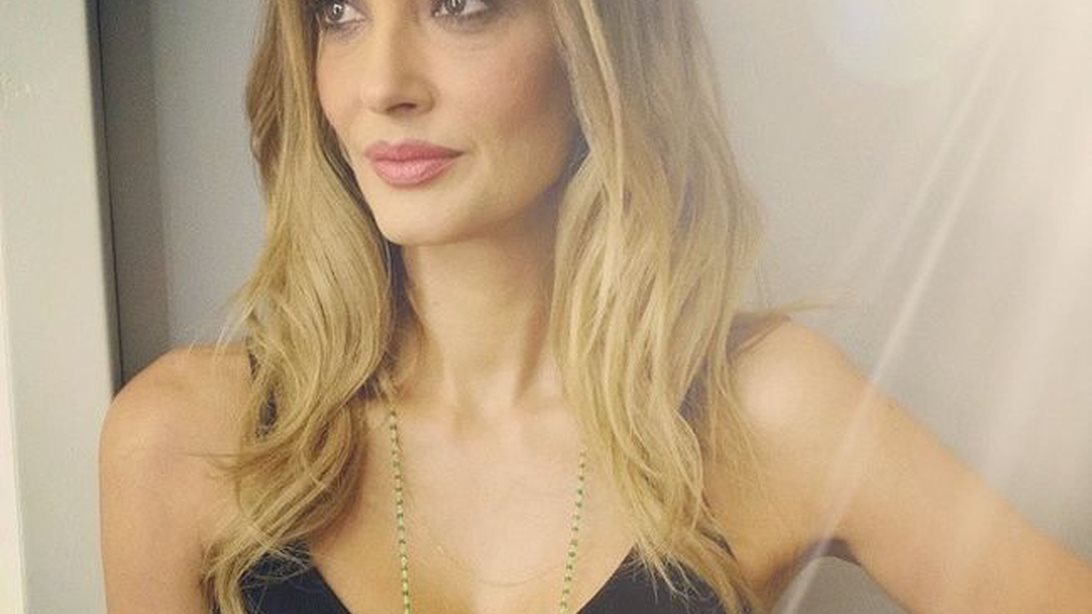 Αλέκα Καμηλά: Φωτογραφίζει τον άνδρα και τον γιο της μόνο με τα μαγιό τους