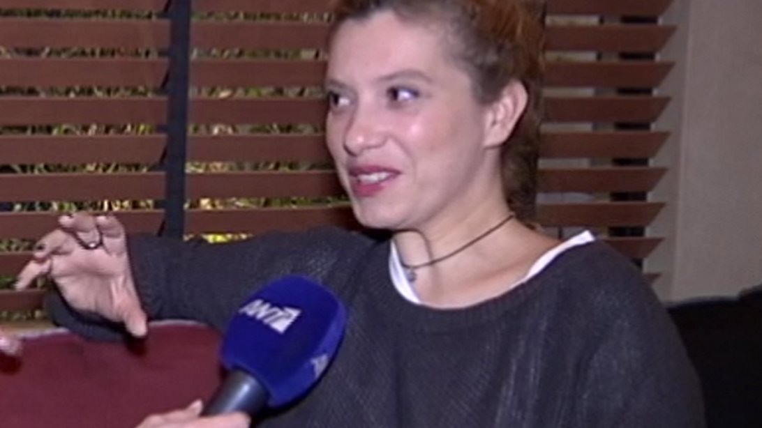 Σύλβια Δεληκούρα: «Δεν αισθάνομαι όμορφη. Στην πρόβα νυφικού ο σχεδιαστής με είπε “φακλάνα”»