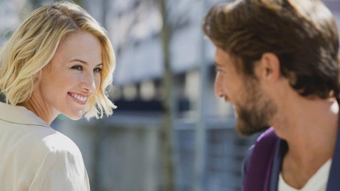 Μάλλον Δεν Σε Θέλει Για Αυτό Που Είσαι: Γιατί οι γυναίκες προτιμούν την εμφάνιση από την προσωπικότητα στον άντρα