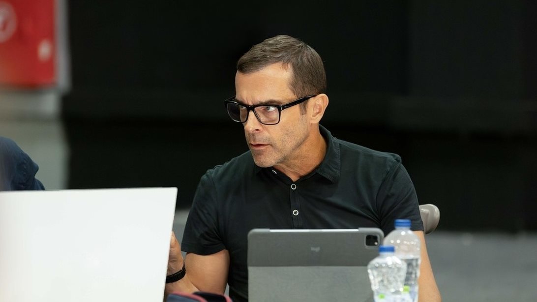 Aide-mémoire | O &quot;Δικαστής&quot; σε... απολογία, η γκρίνια του Λιάγκα &amp; ο άθλος στις &quot;Συνδέσεις&quot;