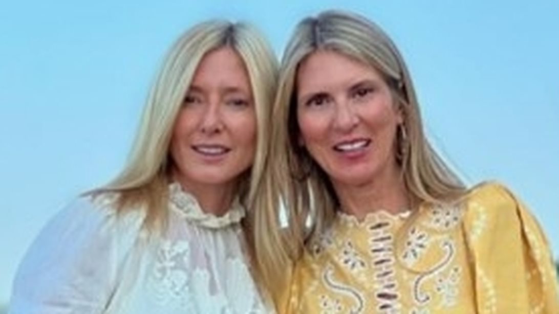 Ντόρις Ρομπς Βερνίκου: Ποια είναι η κολλητή φίλη της Μαρί Σαντάλ που πάντρεψε τον γιο της στο Πήλιο