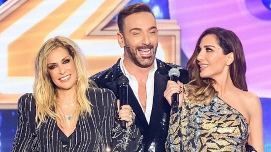 Ο Νίκος Κοκλώνης αποκάλυψε το παρασκήνιο πίσω από την ιστορική συνάντηση Άννας Βίσση - Δέσποινας Βανδή