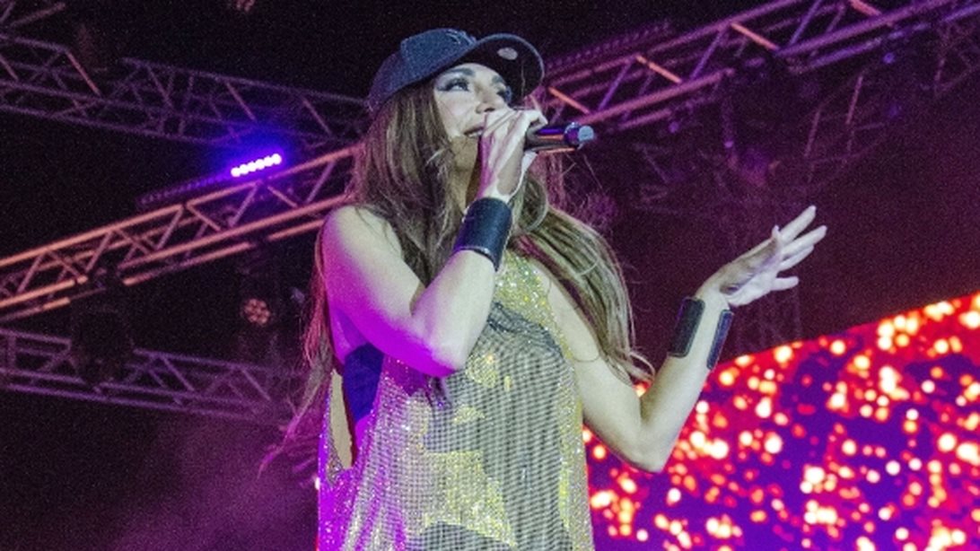 Η συγκίνηση της Δέσποινας Βανδή στη σκηνή για τη συναυλία των 30 χρόνων πορείας της