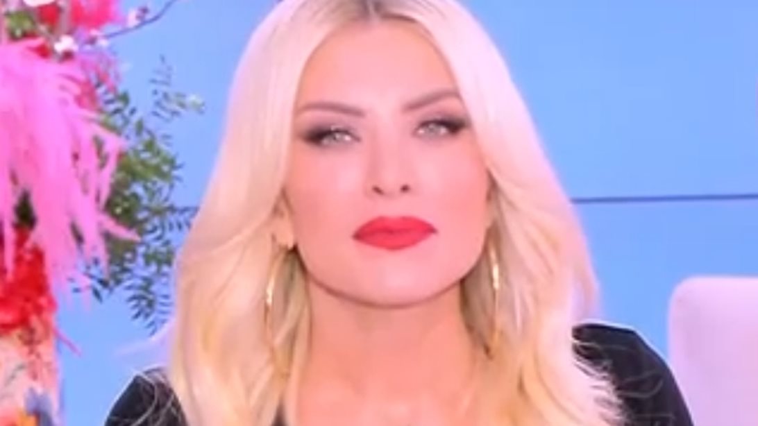 Έγκυος γνωστή Ελληνίδα παρουσιάστρια - Η αποκάλυψη στην &quot;Super Κατερίνα&quot;