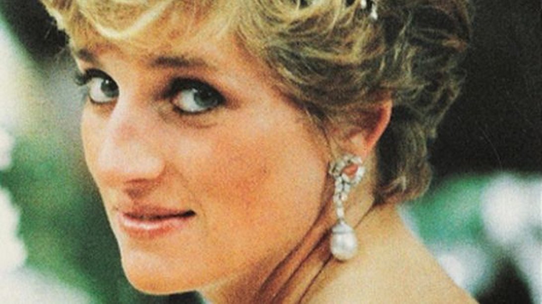 Η σπάνια φωτογραφία της πριγκίπισσας Diana με πολύ μακριά μαλλιά