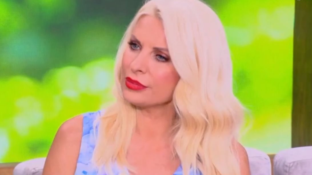 Η Ελένη Μενεγάκη άλλαξε ρούχα μετά τις διαφημίσεις: "Όσο μεγαλώνεις, ντρέπεσαι περισσότερο"