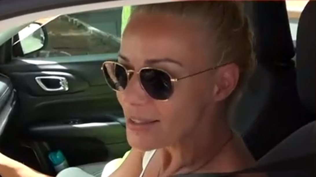 Η αινιγματική ατάκα της Ζέτας Μακρυπούλια για τον Νίκο Μουτσινά: "Εμένα άλλα μου λέει"